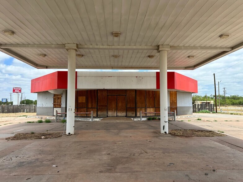 2250 W Overland Trl, Abilene, TX à vendre - Photo du bâtiment - Image 1 de 11