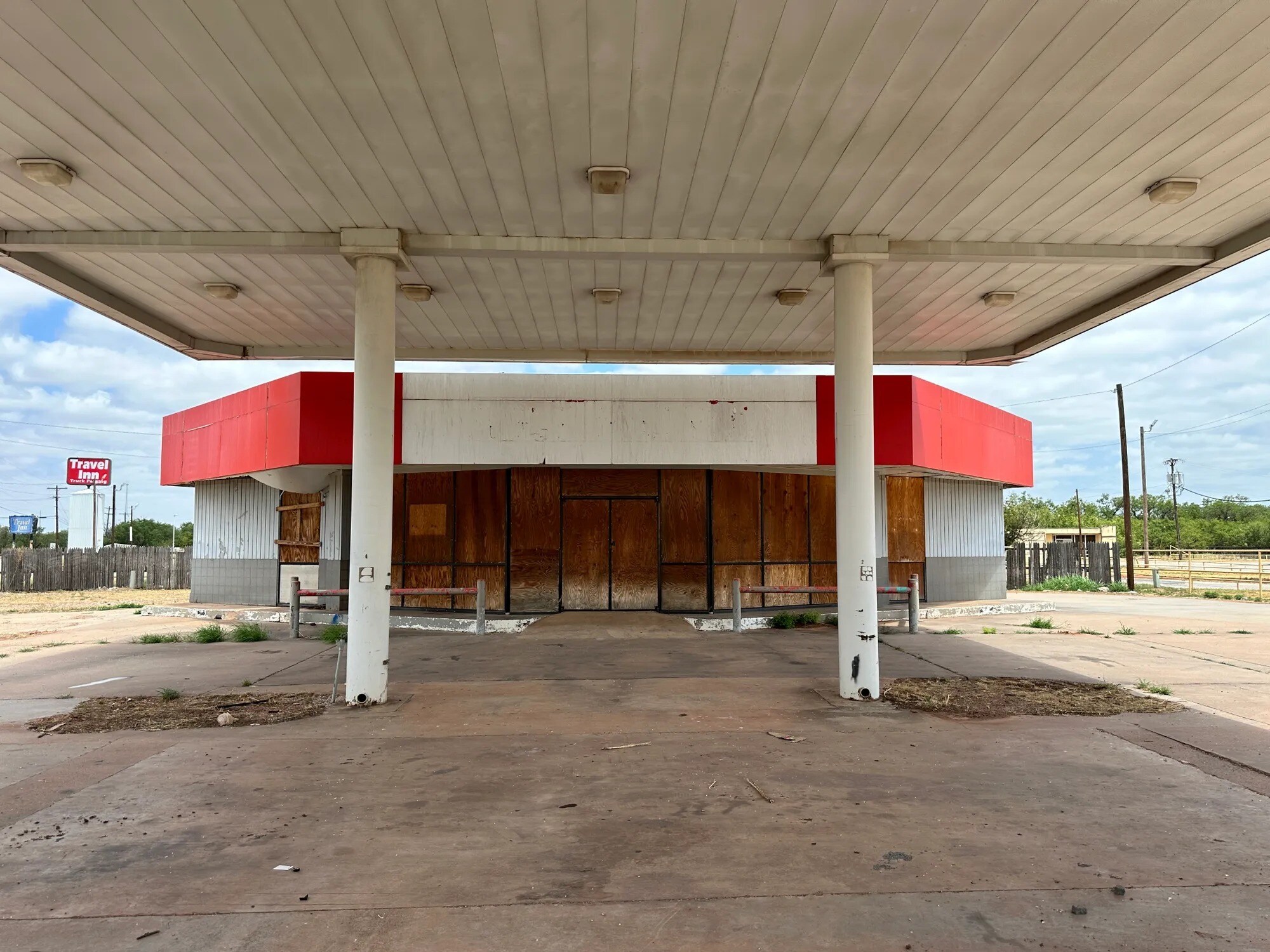 2250 W Overland Trl, Abilene, TX à vendre Photo du bâtiment- Image 1 de 12