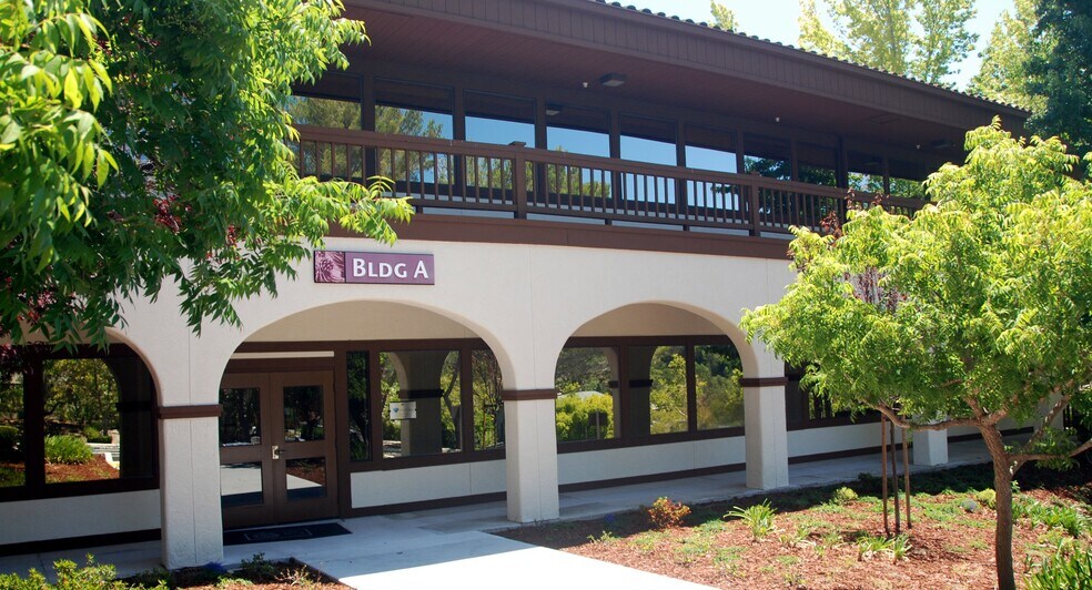 4 Orinda Way, Orinda, CA à louer - Photo du bâtiment - Image 2 de 5