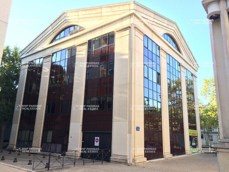 Office in Montpellier for lease - Building Photo - Image 1 of 12