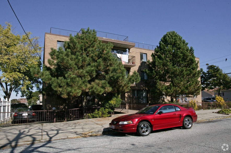 122-15 25th Rd, Flushing, NY for sale - Building Photo - Image 2 of 12