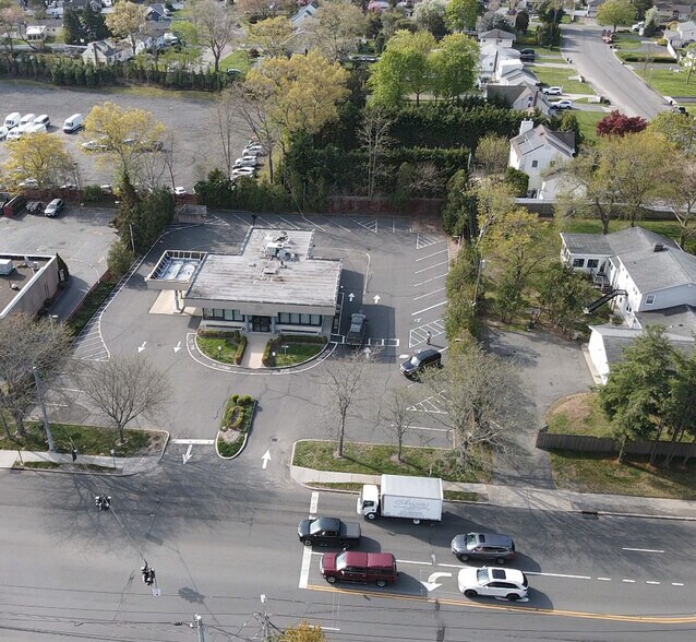 1174 Jericho Tpke, Commack, NY à louer - Photo du bâtiment - Image 2 de 10