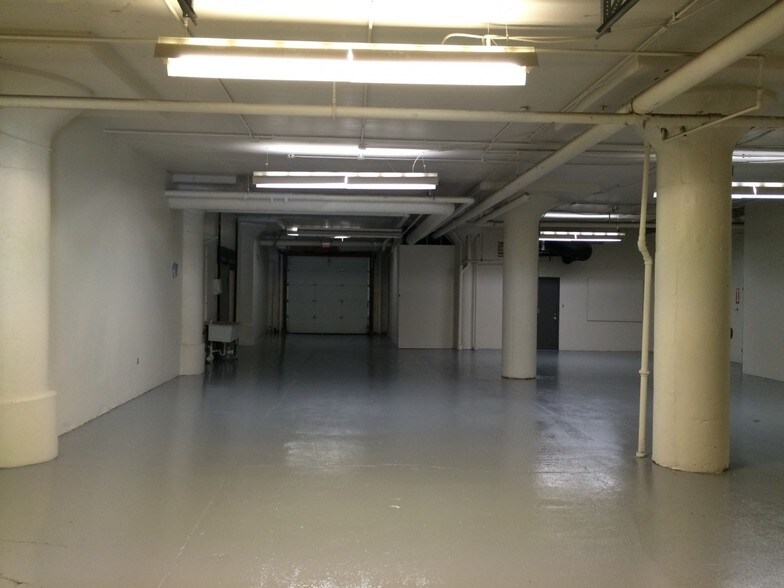 55 S State Ave, Indianapolis, IN à louer - Photo du bâtiment - Image 3 de 13