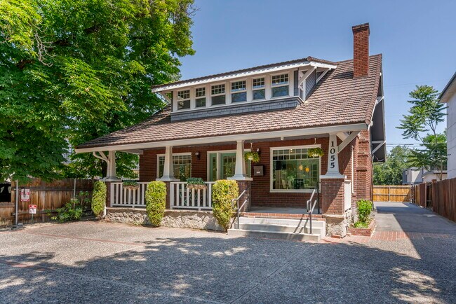 Plus de détails pour 1055 Riverside Dr, Reno, NV - Bureau à vendre