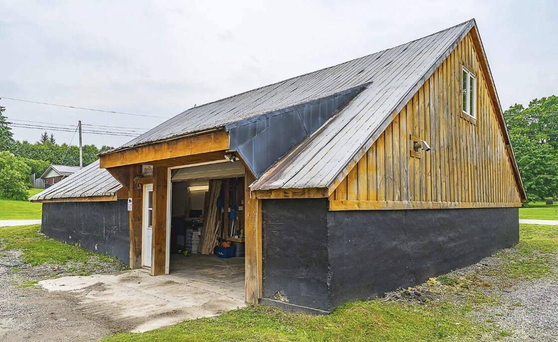 130 Crawford St, Chatsworth, ON for sale Primary Photo- Image 1 of 1