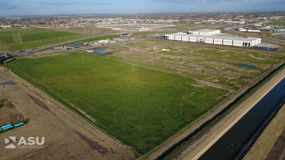 1614 Coffee Rd, Bakersfield, CA for sale - Building Photo - Image 3 of 11