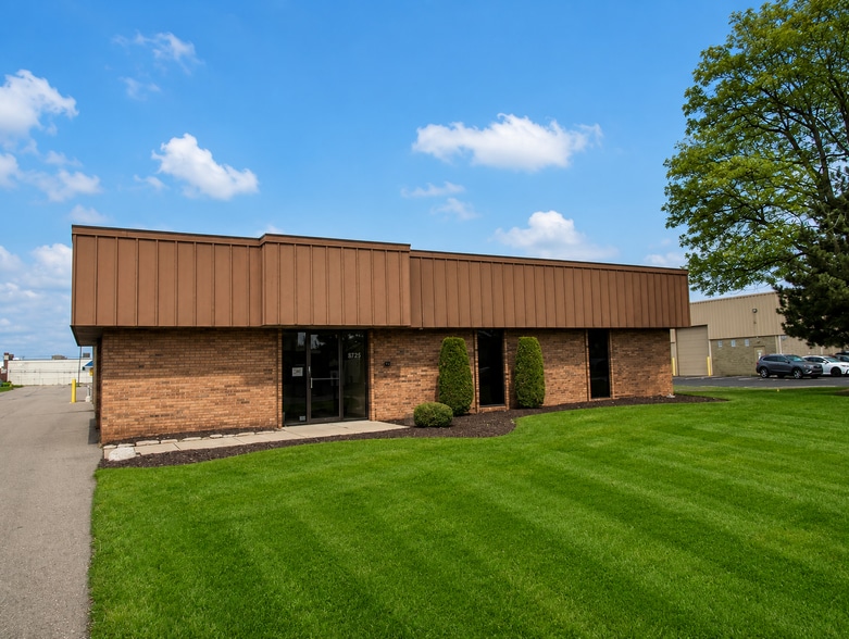 375 Robbins Dr, Troy, MI for sale - Building Photo - Image 3 of 6