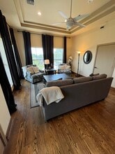 1302 N Shepherd Dr, Houston, TX for lease Interior Photo- Image 2 of 8