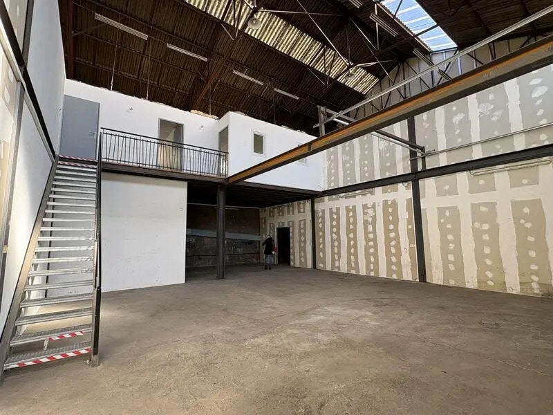 Flex in Feyzin for lease Interior Photo- Image 1 of 9