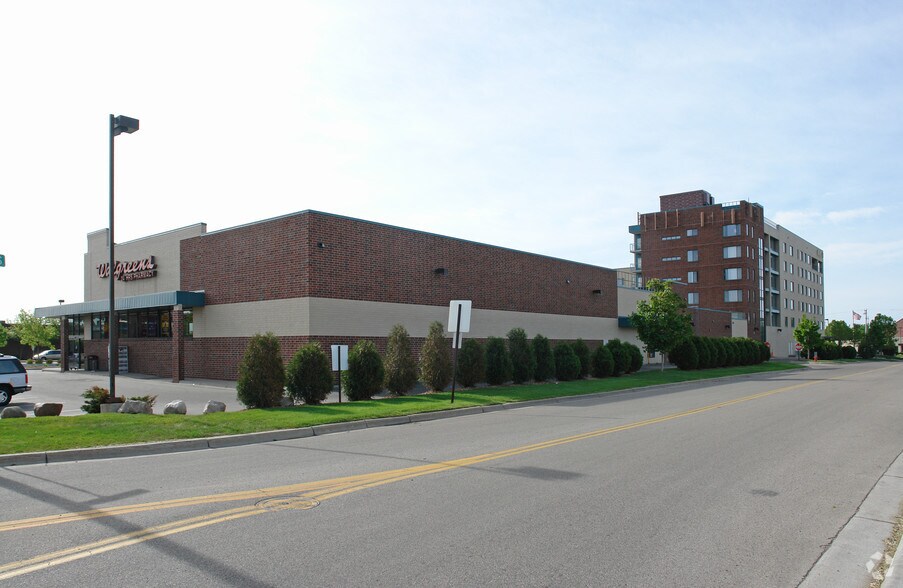 9800-9872 Lyndale Ave S, Bloomington, MN à louer - Photo du bâtiment - Image 2 de 2