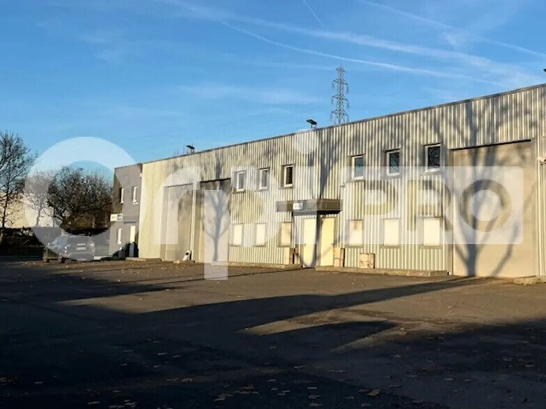 Office in Vert-Saint-Denis for lease - Building Photo - Image 1 of 2