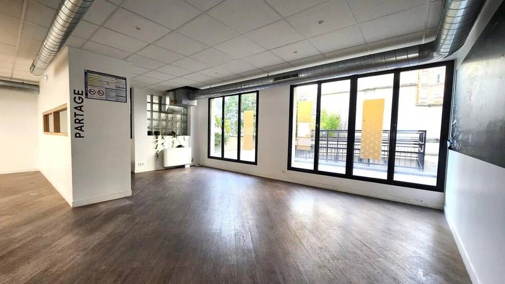 Office in Boulogne-Billancourt for lease - Building Photo - Image 3 of 9