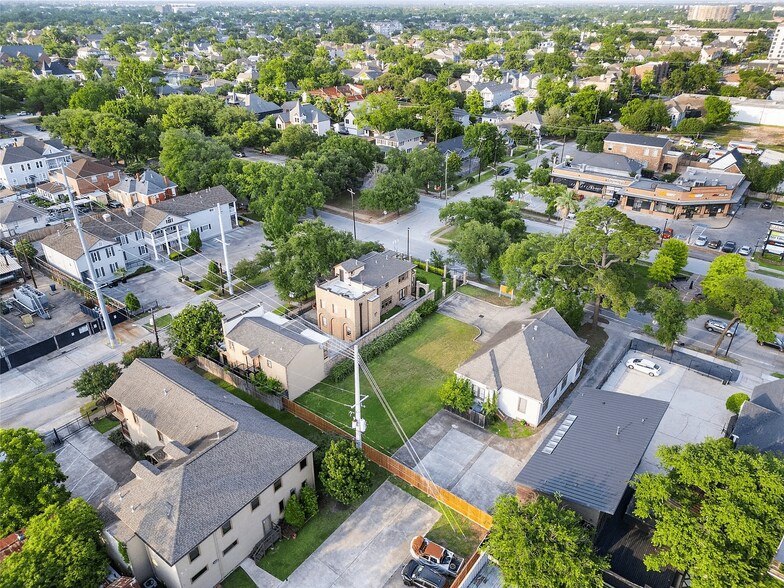 333 Heights Blvd, Houston, TX à vendre - Photo du bâtiment - Image 2 de 7