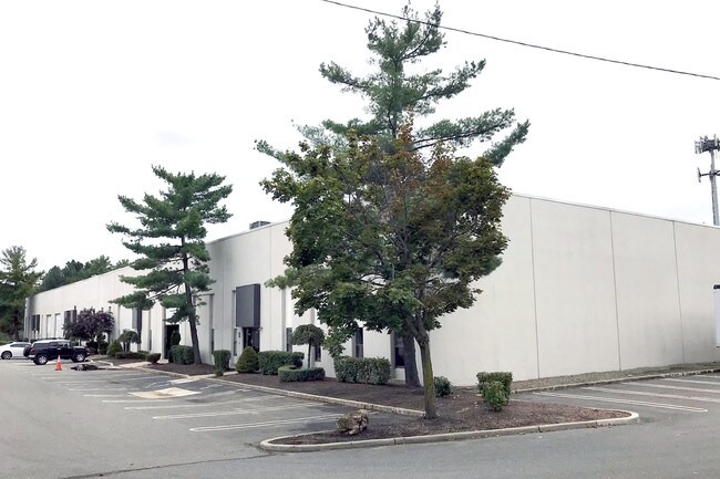 Plus de détails pour 3 Joanna Ct, East Brunswick, NJ - Industriel à louer