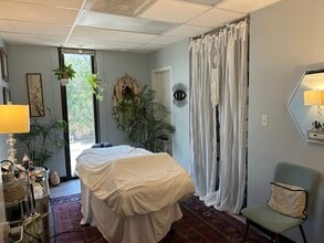 1211 N 1st Ave, Saint Petersburg, FL à louer Photo intérieure- Image 1 de 7
