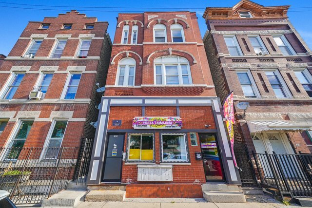 Multi-Family Investment Portfolio portefeuille de 4 propriétés à vendre sur LoopNet.ca - Photo principale - Image 2 de 4