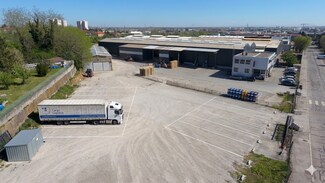 Plus de détails pour 3 Rue Eugène Hénaff, Vénissieux - Industriel à vendre