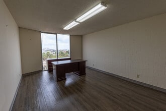 710-724 Buffalo St, Corpus Christi, TX for lease Interior Photo- Image 2 of 5
