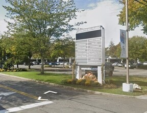 6-52 Manetto Hill Rd, Plainview, NY à louer Autre- Image 1 de 2