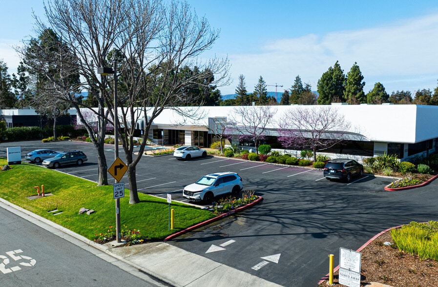 501 Mercury Dr, Sunnyvale, CA for lease - Building Photo - Image 1 of 9