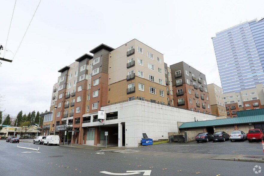 10410 NE 2nd St, Bellevue, WA à louer - Photo du bâtiment - Image 2 de 4