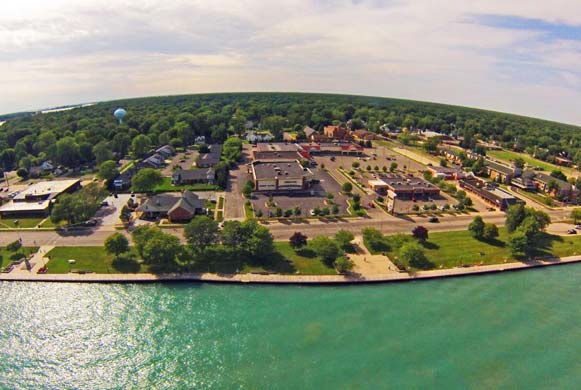 1025 Saint Clair River Dr, Algonac, MI for lease - Aerial - Image 2 of 8