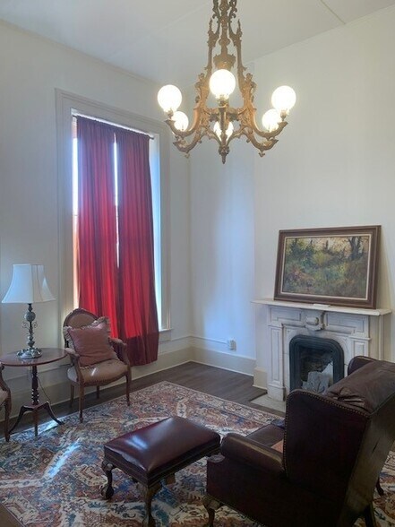 66 N C St, Virginia City, NV à vendre - Photo du bâtiment - Image 2 de 19