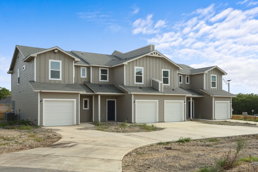 7215 John Palmer Dr, San Antonio, TX for sale - Building Photo - Image 2 of 16