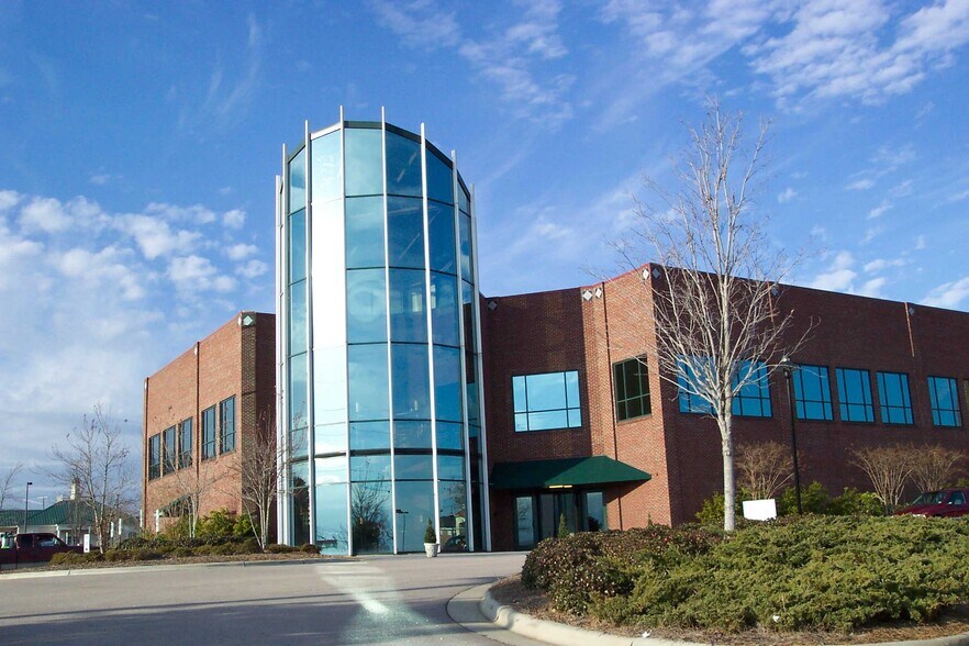 270 Copperfield Blvd NE, Concord, NC for lease - Building Photo - Image 2 of 9