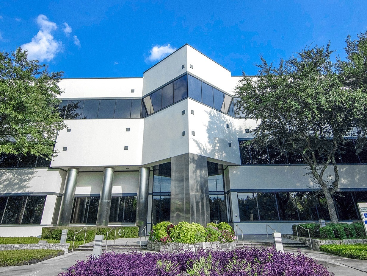10943 N Sam Houston Pky W, Houston, TX à louer Photo du bâtiment- Image 1 de 5