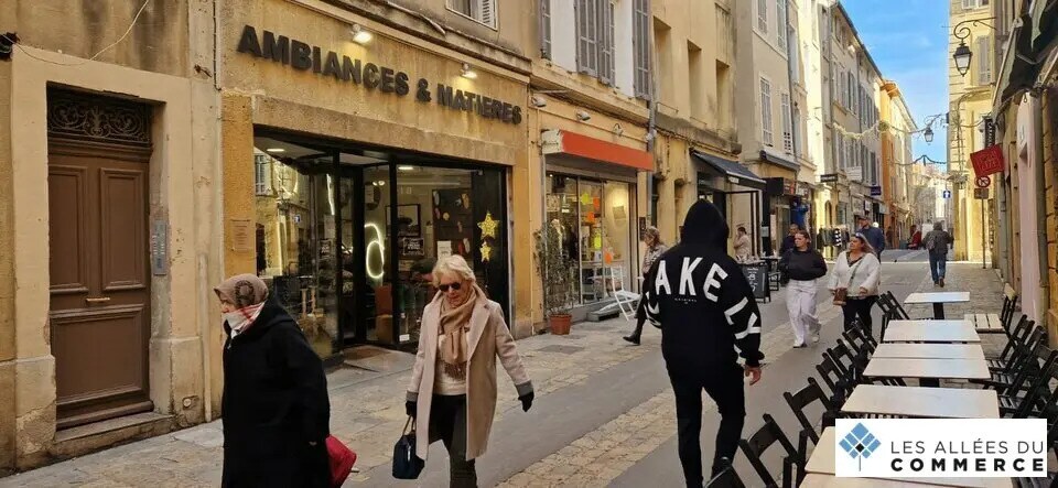 Commerce de détail dans Aix-en-Provence à louer - Photo du bâtiment - Image 2 de 4