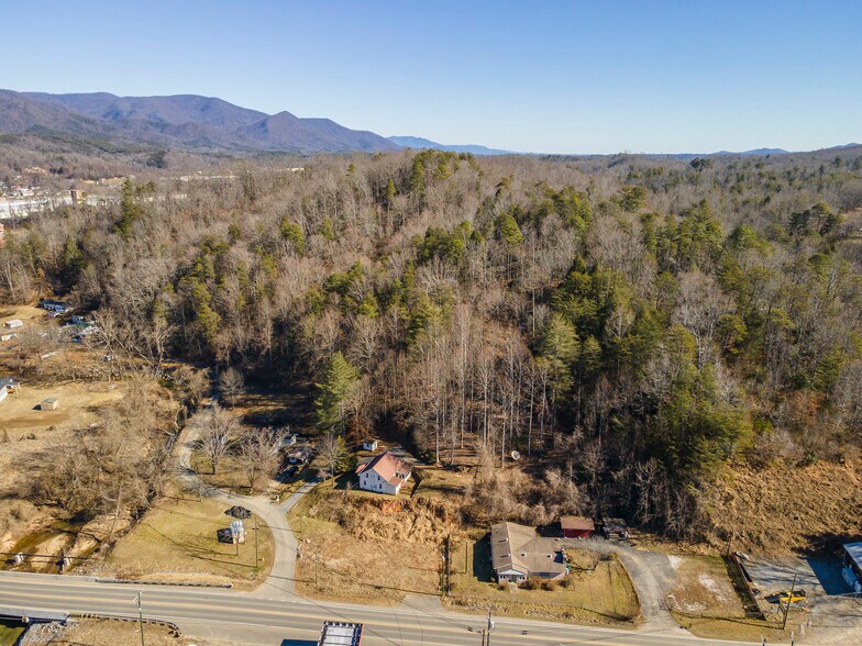 717 Bat Cave Rd, Old Fort, NC for sale - Building Photo - Image 3 of 11