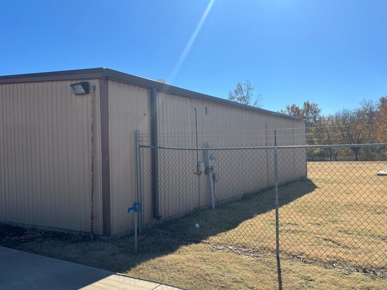 41807 Wolverine Rd, Shawnee, OK à vendre - Photo du bâtiment - Image 3 de 7