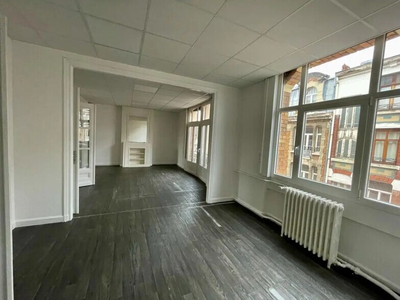 7 Rue De L'Hopital Militaire, Lille for lease - Interior Photo - Image 3 of 6