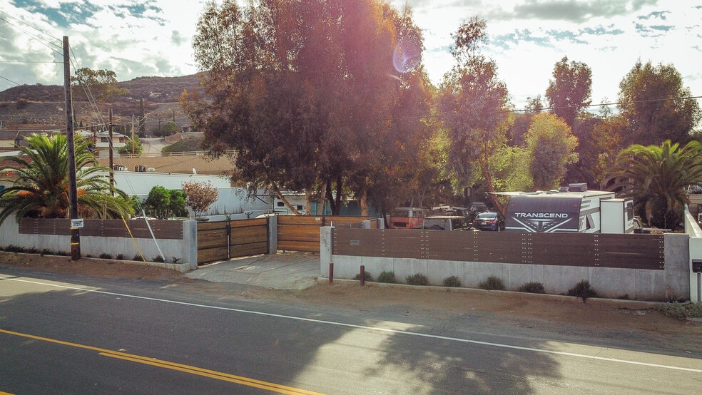 11529 Woodside Ave, Santee, CA for lease - Other - Image 1 of 13