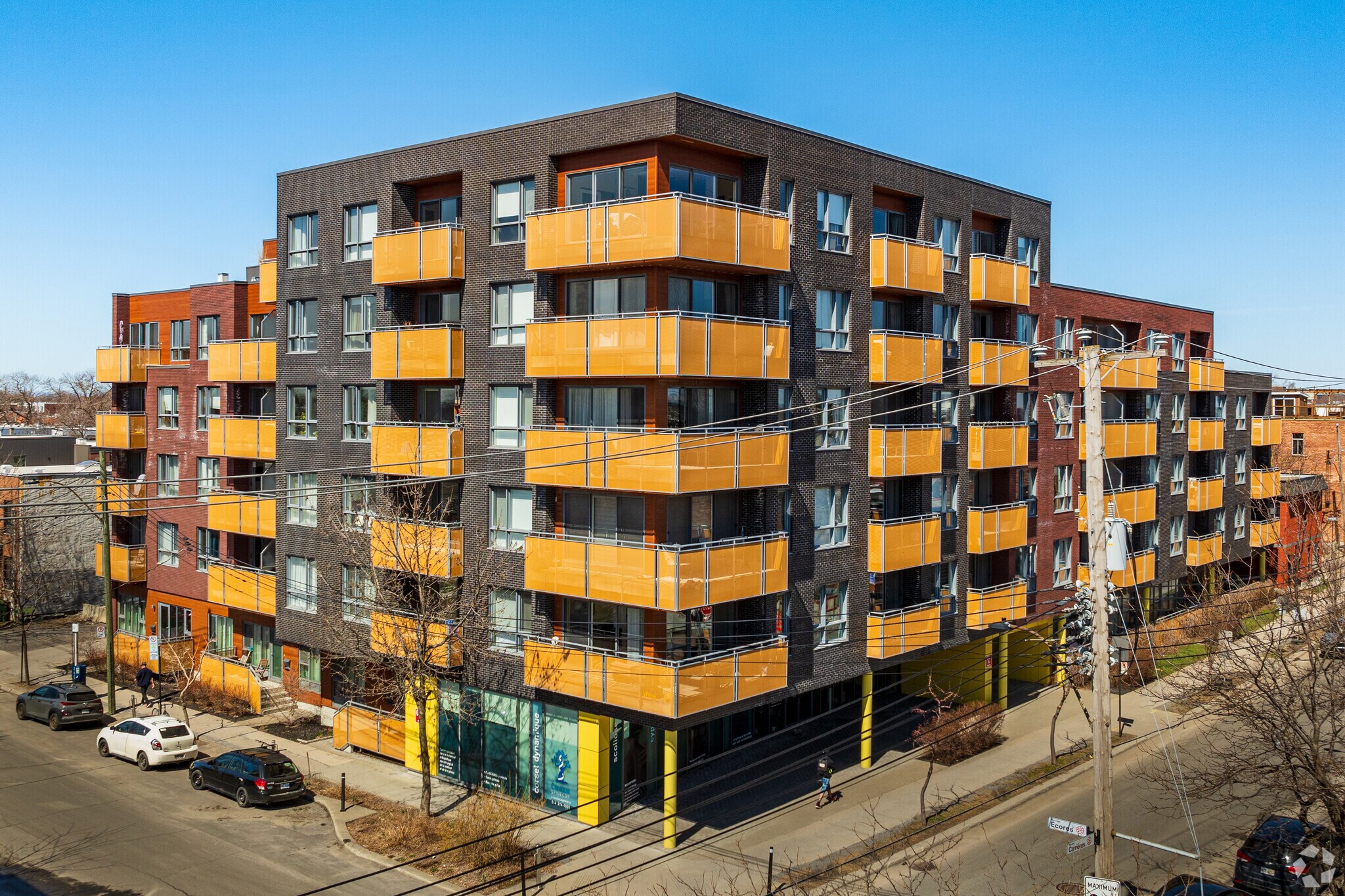 2355-2365 Des Carrieres Rue, Montréal, QC for sale Primary Photo- Image 1 of 6