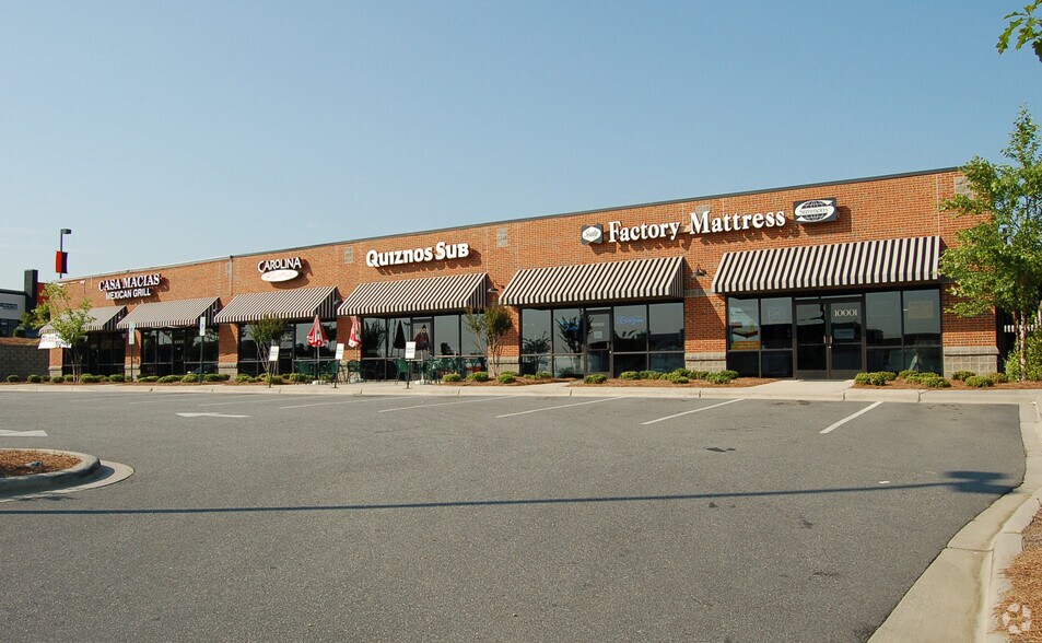 10001-10011 Weddington Rd, Concord, NC à louer - Photo du bâtiment - Image 2 de 10