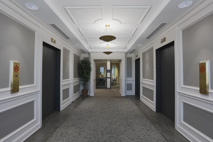 201 E Main Dr, El Paso, TX for lease - Interior Photo - Image 3 of 18