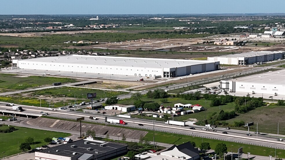 W Risinger Rd, Fort Worth, TX for lease - Building Photo - Image 2 of 6