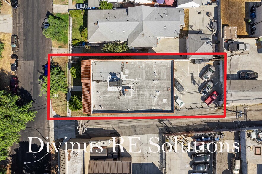 1858 S Orange Dr, Los Angeles, CA à vendre - Photo du bâtiment - Image 1 de 11