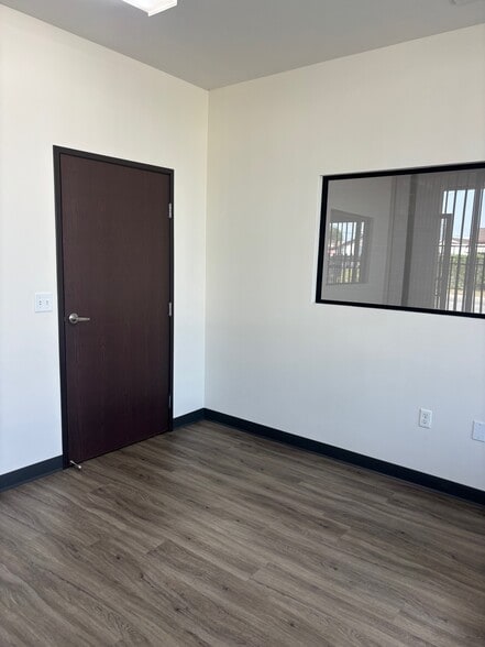 2558 Strozier Ave, South El Monte, CA for lease - Building Photo - Image 2 of 8