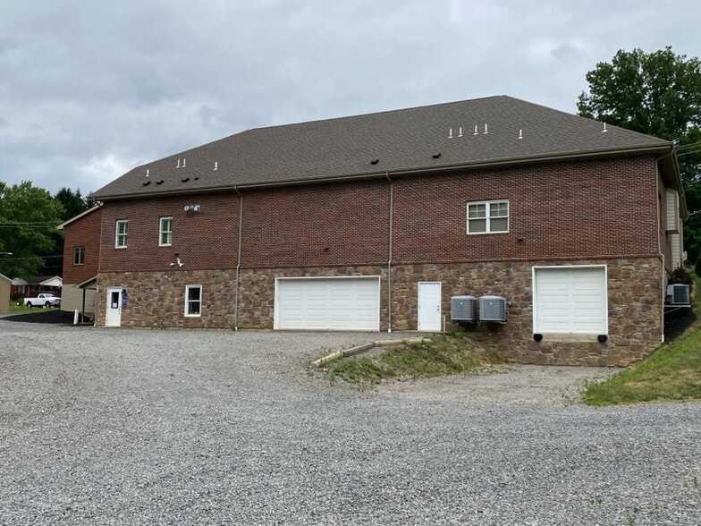 800 S Washington St, Evans City, PA à louer - Photo du bâtiment - Image 3 de 13
