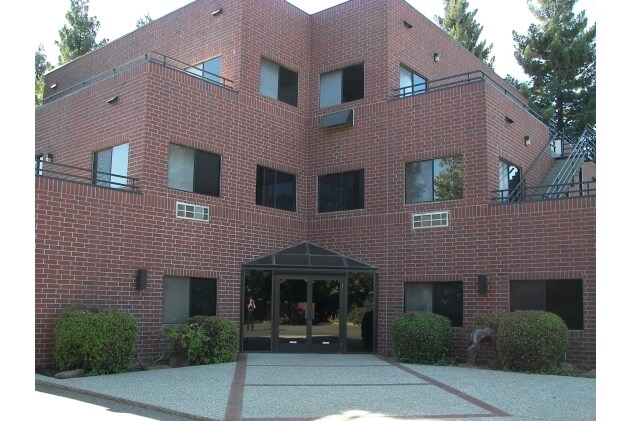 1510 Poole Blvd, Yuba City, CA à louer - Photo du bâtiment - Image 3 de 35