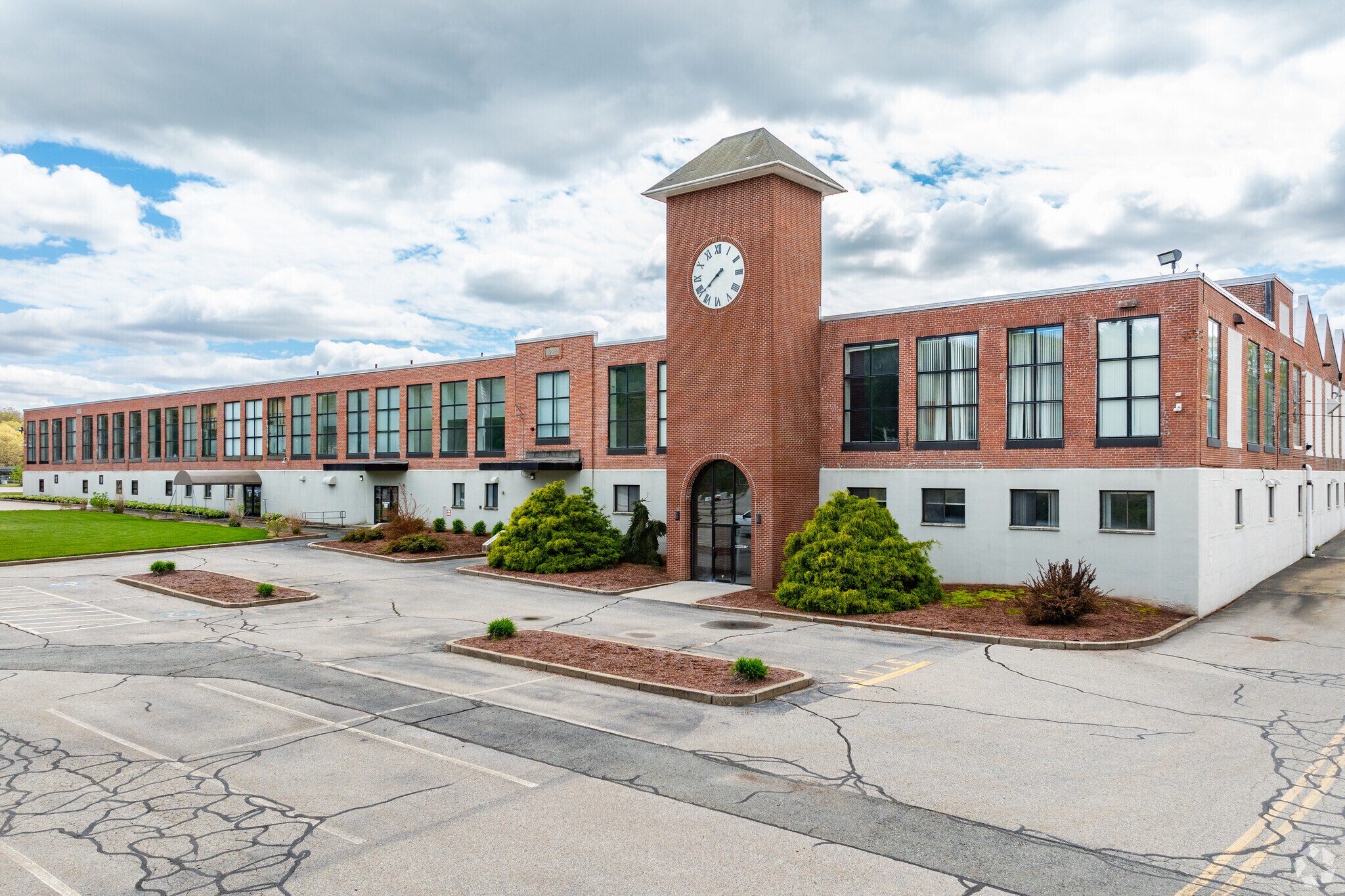 582 Great Rd, North Smithfield, RI for lease Primary Photo- Image 1 of 7