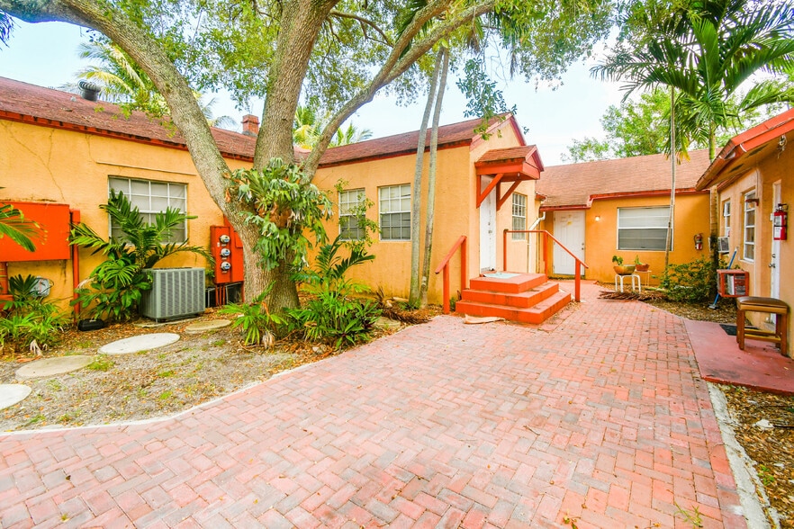 1111 NE 5th Ter, Fort Lauderdale, FL for sale - Building Photo - Image 2 of 18