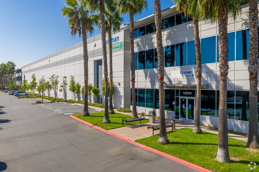 1320 Air Wing Rd, San Diego, CA à louer - Photo du bâtiment - Image 3 de 10