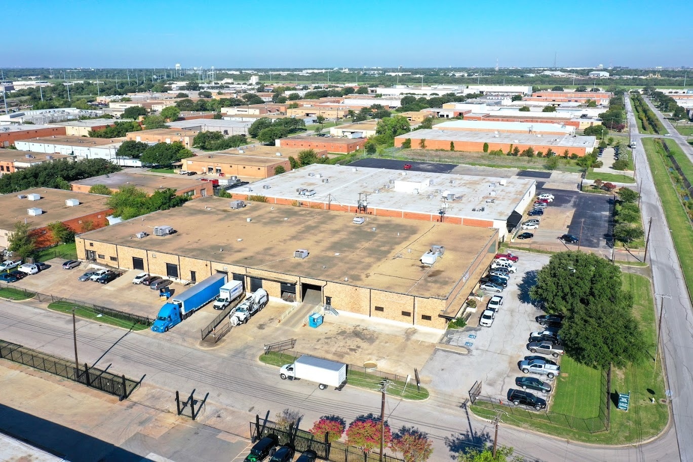 8401 Chancellor Row, Dallas, TX for lease Primary Photo- Image 1 of 7