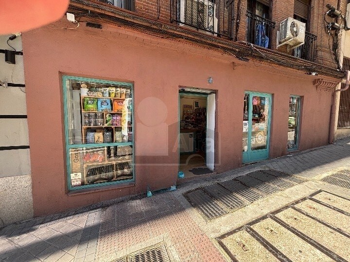 Retail in Madrid, Madrid for lease - Building Photo - Image 1 of 3