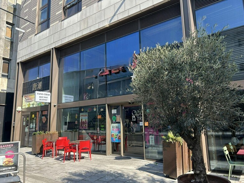 144-152 Above Bar St, Southampton à vendre - Photo du bâtiment - Image 3 de 11