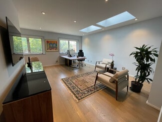 Plus de détails pour 45-43 21st St, Long Island City, NY - Commerce de détail à louer